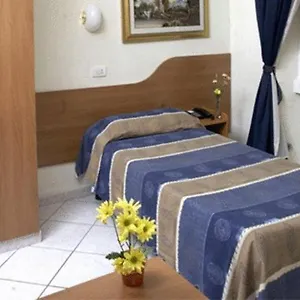 https://arco-hotel.it-lombardy.com
